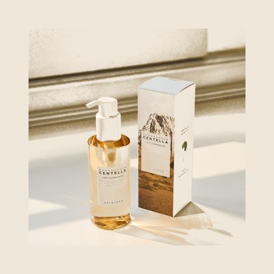 SKIN1004 Madagascar Centella Light Cleansing Oil — SKIN1004